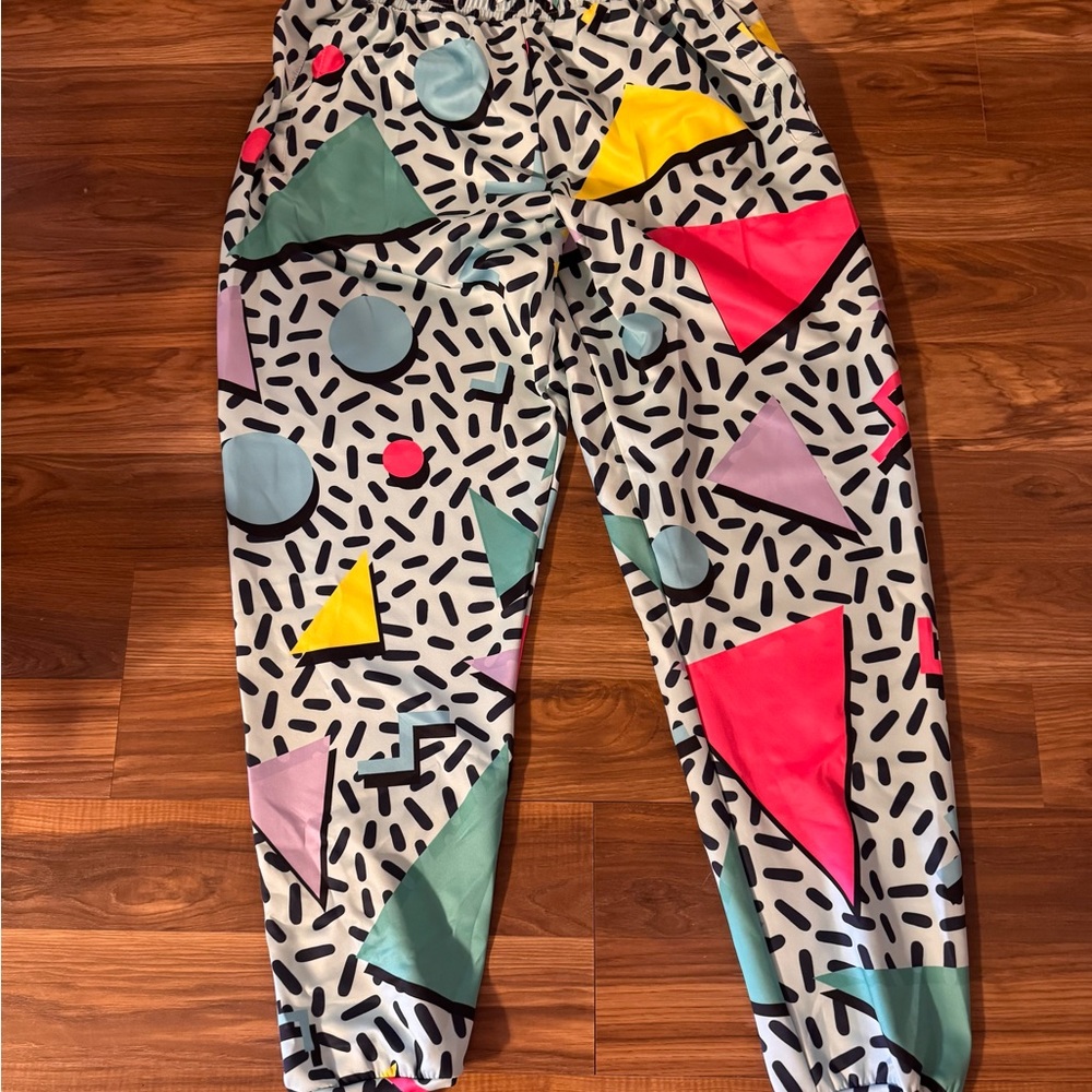 Colorful Geometric vintage 80’s 90’s style with pockets very well made!